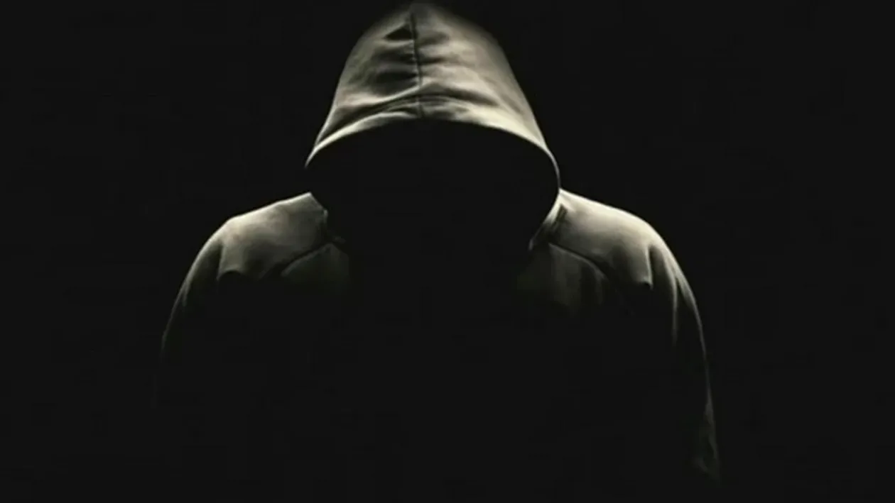 A devenit celebru datorita Innei si nimeni n-a stiut ASTA despre el! Totul despre solistul care poarta de doi ani acelasi hanorac