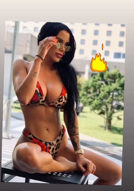 Daniela Crudu, lăsată fără cuvinte de un bărbat care i-a oferit un show incitant în plină stradă! Reacția brunetei când acesta a făcut unele semne obscene