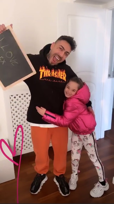 Alex Velea e topit după “fiica lui vitregă”! Antonia l-a filmat în timp ce o răsfața pe Maya