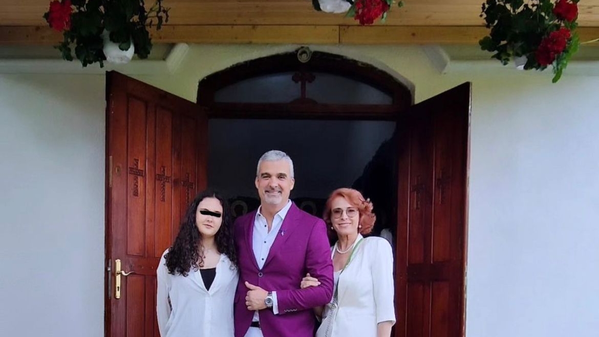 Cum își câștigă existența fiica lui Aurelian Temișan, la doar 13 ani. Dora este independentă financiar!