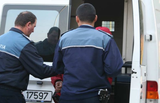 "Escrocii cu papion" nu mai pot opera în prezent