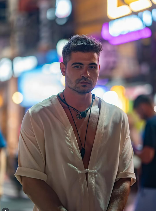Recunoști cine e ispita de la Insula Iubirii de pe băncile liceului? „De când îmi copia Liviu Vârciu freza”