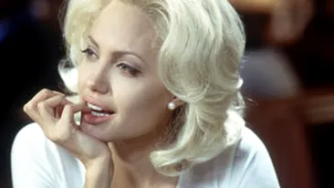Cum au vrut sa atraga atentia divele hollywoodiene? Au imitat-o pe Marilyn Monroe