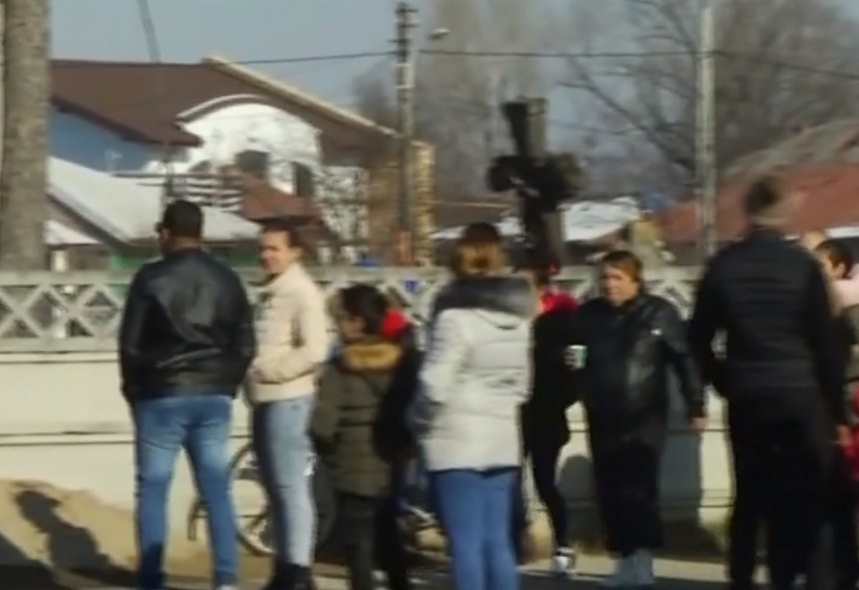 Tânăra ucisă de militarul din Titu, condusă pe ultimul drum! În urma ei, au rămas doi copii orfani de mamă. Ce au aflat anchetatorii despre Florin Oprea, fost subofiţer MApN