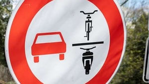 Noul semn de circulație din cauza căruia mulți șoferi primesc amendă. Ce înseamnă, de fapt, și unde este întâlnit