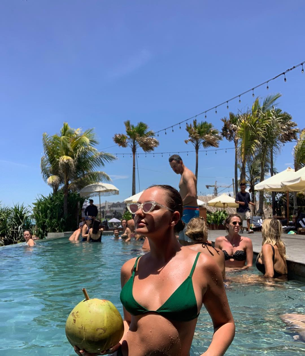 Alexandra Stan, cu zonele intime la vedere. Imaginile au fost făcute publice