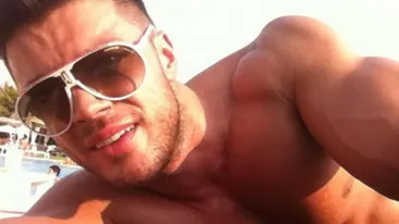 Femeile o sa lesine cand o sa vada acest TRIO de exceptie! Cu cine si-a incordat muschii Victor Slav, la sala de forta