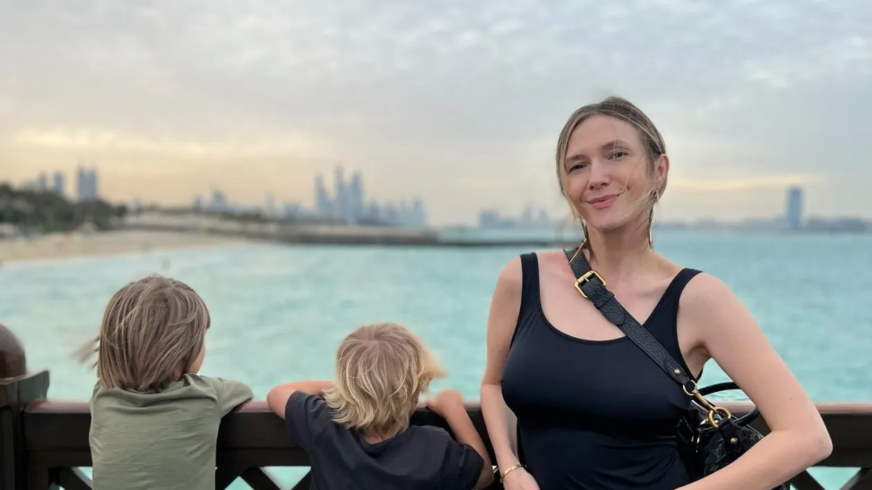 Adela Popescu traversează o perioadă dificilă. Ce au pățit cei trei băieți ai săi