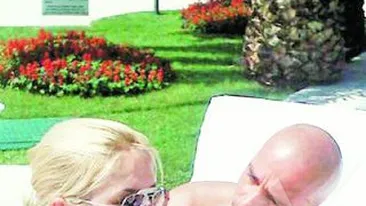 Modelul Mihaela Sirbu a patruns in anturajul celebrului artist. Eros Ramazzotti, prietenie stransa cu o romanca sexy