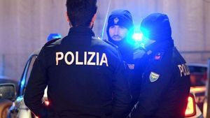 Cult sexual, destructurat după 30 de ani. Victimele, spălate pe creier și abuzate de un bătran. FOTO