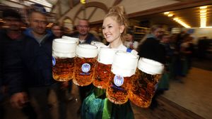 Nu este o eroare! Câți bani costă o halbă cu bere la Oktoberfest 2023