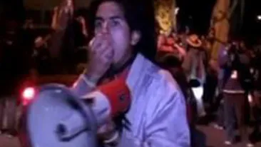 VIDEO Au protestat in Cancun, imprastiind fecale pe strazi!