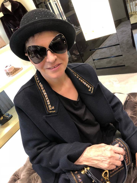 Ionela Prodan a intrat pe mâna fiicei sale. Anamaria Prodan i-a dat un nou look dar… nu a fost sigură de rezultat. Ce a făcut atunci soţia lui Reghe!