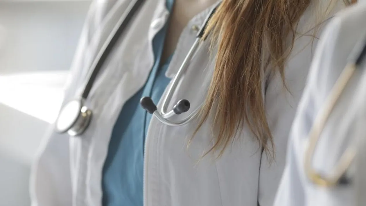 De aici a plecat mega-scandalul de la Suceava! Mesajul audio al unui medic: ”Îți scuipa ăla-n față, nu-ți scuipa…” 92 de infectați, spitalul a fost închis