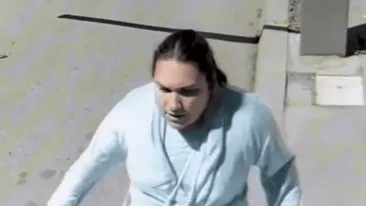 Filmul răpirii copilului din Bacău este șocant. Femeia l-a băgat într-o sacoșă de hârtie și...