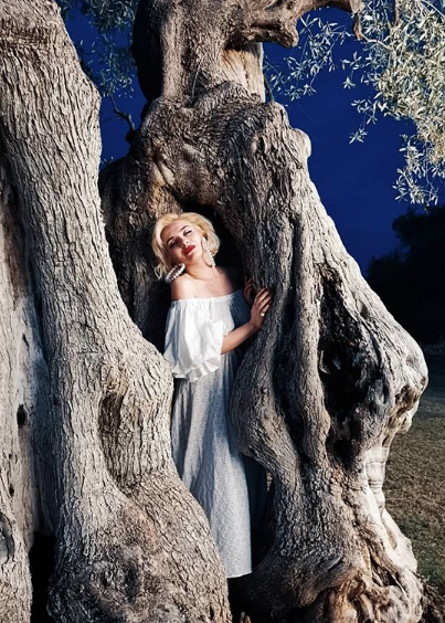 Ana Morodan şi-a schimbat look-ul. Cu cine seamănă acum „contesa digitală”