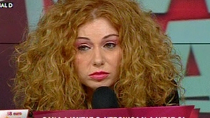 Ceva s-a rupt intre Oana Zavoranu si Veronica A. Cara! Ea a imitat-o la misto pe psiholoaga, ea i-a dat o lectie de viata - "Te iubesc Oana, sunt singura persoana careia ii pasa de tine"