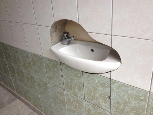 TOP 20 – Dorel în acțiune. Cele mai comice greșeli tehnice ale „dorelilor” din România care lucrează în amenajări interioare