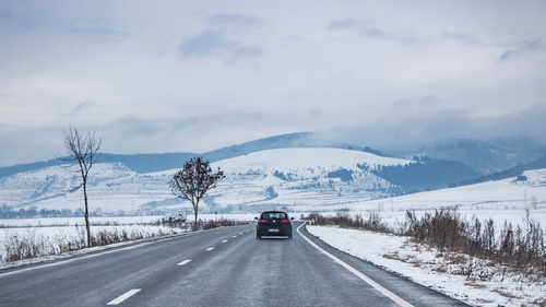 Ce ne oferă prognoza meteo pentru finalul lunii noiembrie. Rafale de vânt cu o viteză de 120 de km/h, ninsori și frig