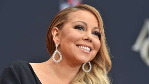 Primele imagini cu Mariah Carey după ce şi-a micşorat stomacul! Cât de mult a slăbit diva