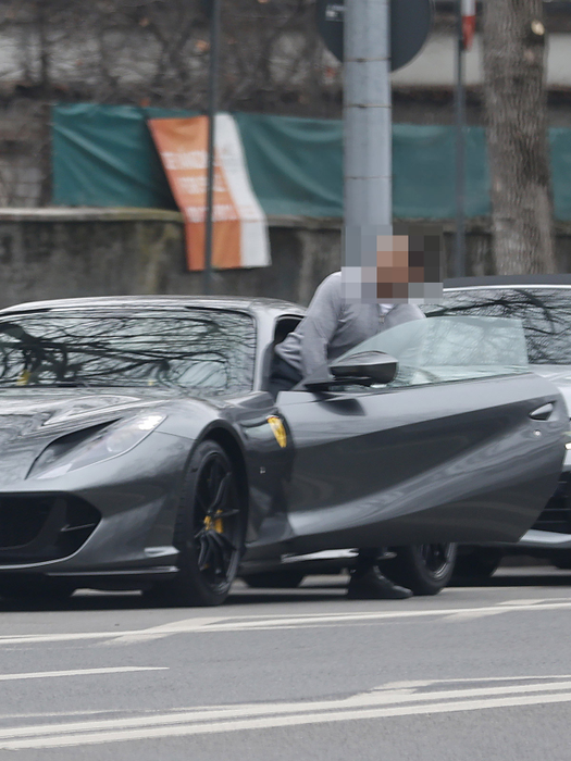 Așa tată, așa fiu! ”Prințișorul” cu 500.000 € la mână, dar asta nu e tot… „Faraonul” care schimbă Ferrari-urile la fiecare săptămână!