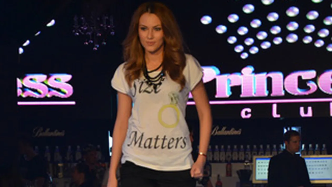 Fuck love, marimea conteaza sau Fashion is my drug - mesajele purtate de manechine pe scena!