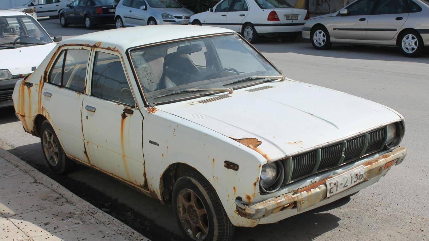 Poveste incredibilă! Un bărbat şi-a parcat maşina şi a uitat unde! A găsit-o după 20 de ani, dar...