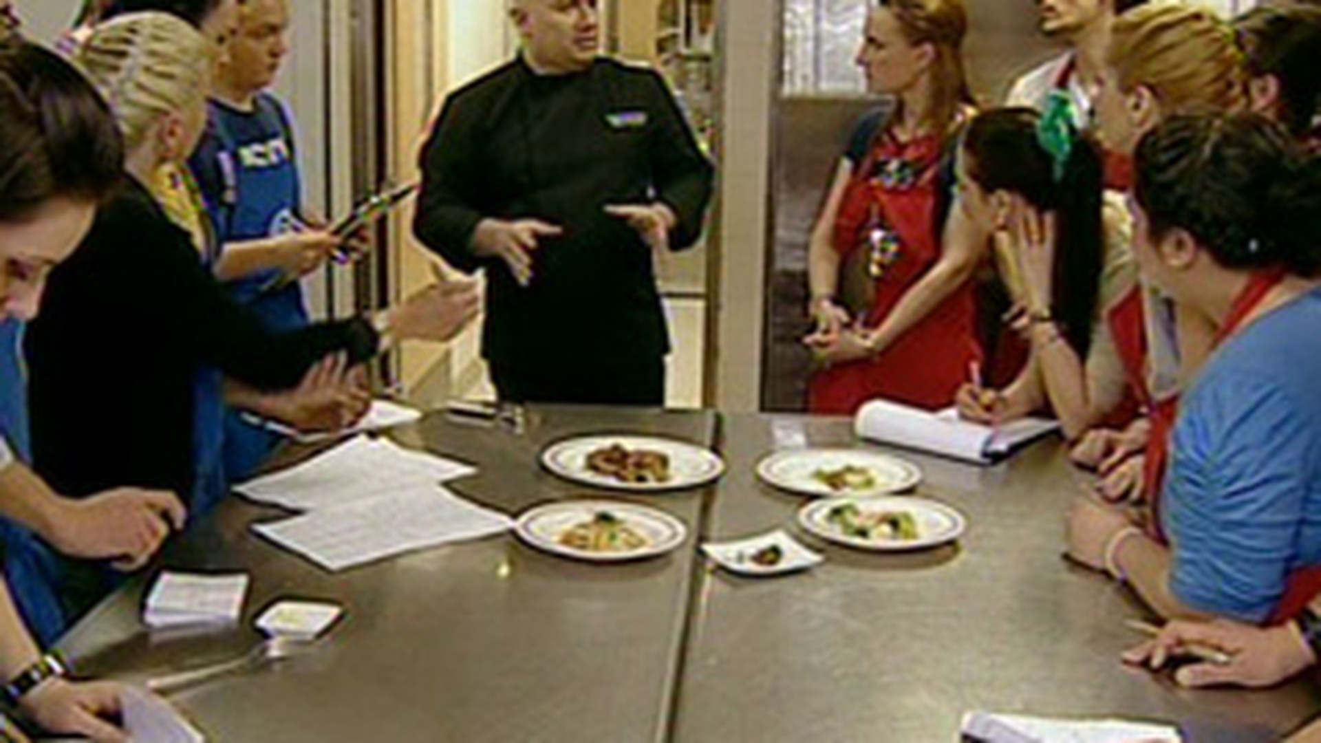 Concurentii de la Master Chef au gatit la nunta lui Edi Stancu! Au creat un haos in bucatarie, dar pana la urma totul le-a iesit bine!