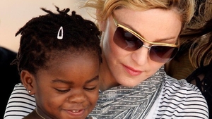 MADONNA va deveni mamă la 58 de ani! Celebra cântăreaţă va adopta gemeni din sudul Africii