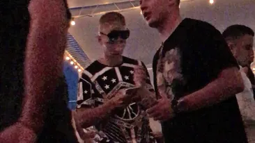 Ce a păţit în weekend puştiul care moşteneşte un palat, o herghelie şi avere de sute de milioane de euro. Juniorul celui mai bogat primar din România a comandat roabe cu vin de ziua lui, dar s-a făcut de râs când a venit nota de plată!