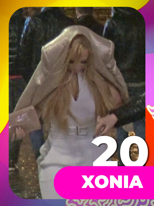 TOP 30 fete-sexy chiar şi atunci când afară plouă. Monica Gabor, Anna Lesko şi Bianca Drăguşanu s-au udat… la propriu!