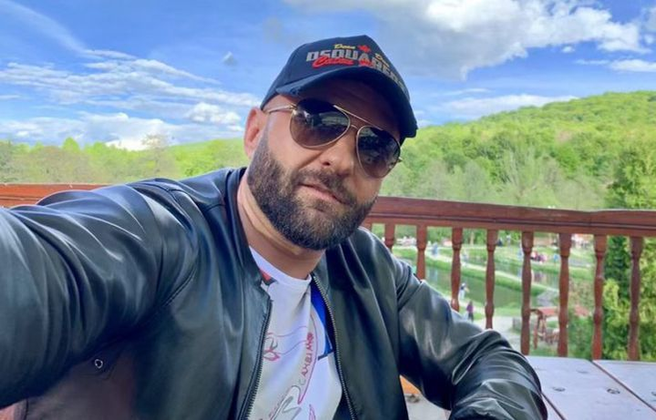 Emilian Narcis Ciocănel a fost acuzat că l-ar fi amenințat cu ”represalii” pe un polițist de la IPJ Sibiu după ce acesta l-a oprit în trafic și l-a amendat