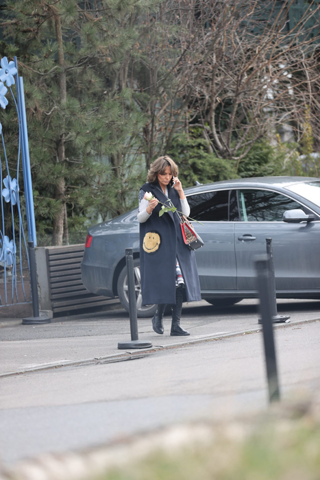 Anna Lesko își așteaptă prietena (Foto: CANCAN.RO)