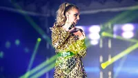 Alexandra Stan, intr-o pozitie de infarct! Blonda s-a asezat pe spate, si-a desfacut picioarele si…