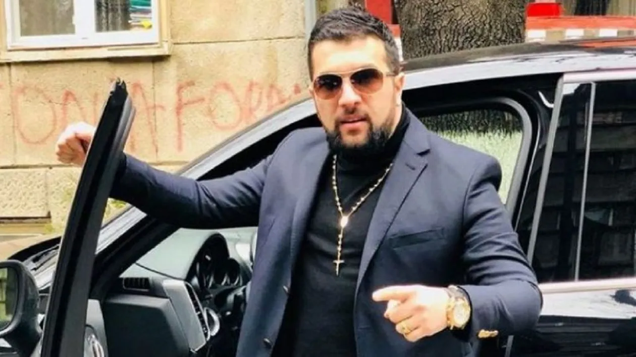 VIDEO| Aroganța lui Tzancă Uraganul! S-a suit în Rolls Royce și s-a dus direct să ia mici. E incredibil ce l-a pus să facă pe grataragiu.