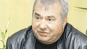 Daca ar vedea, s-ar rasuci in mormant! Ce a ajuns sa faca fiul unui milionar pentru 1.200 de lei!
