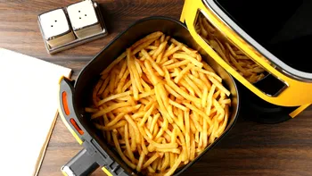 Greșeala pe care o faci când gătești cartofi prăjiți la air fryer. Li se schimbă gustul total