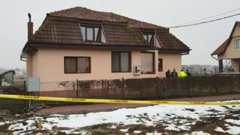 Scene de groază în județul Timiş. Un bărbat a fost decapitat cu o drujbă în curtea casei sale. Copiii au asistat la crima halucinată