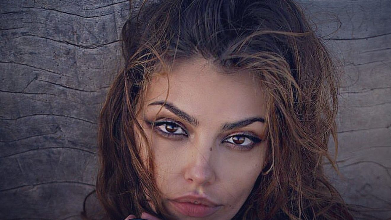 Mădălina Ghenea, incident neplăcut chiar în ziua de Crăciun, după ce s-a urcat în avion: ”A suferit de curând o operaţie!”