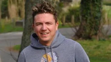 Spune ca o iubeste, insa ii este rusine sa iasa din casa impreuna cu ea! Cum arata sotia acestui tanar! Prietenii: Esti nebun!