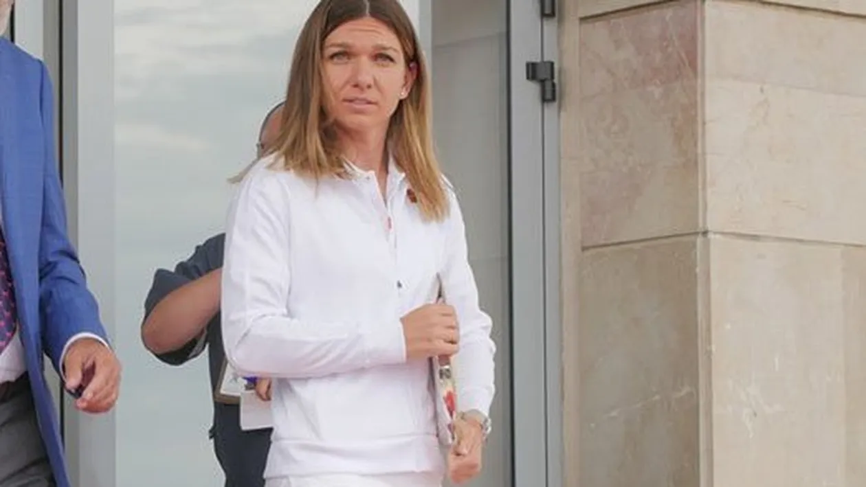 Simona Halep a crezut că nu vede bine. Cu ce a așteptat-o un fan pe Aeroportul Otopeni  