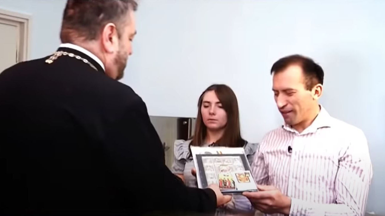 Vulpița de la Acces Direct și soțul ei s-au spovedit! Ce semne diavolești au primit în timp ce duhovnicul era în casa lor