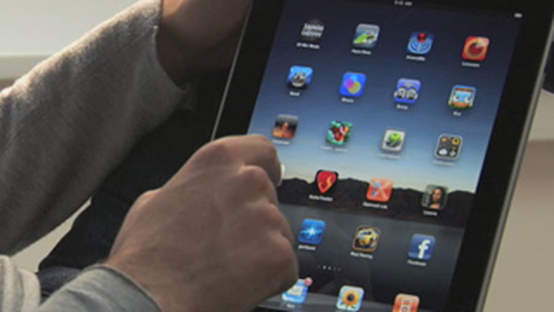 VIDEO iPad 2 a fost lansat pe piata