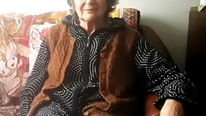 Măicuța Elena trebuie să plătească statului 36 000 de lei din cauza unei greșeli care a fost descoperită după 23 de ani!