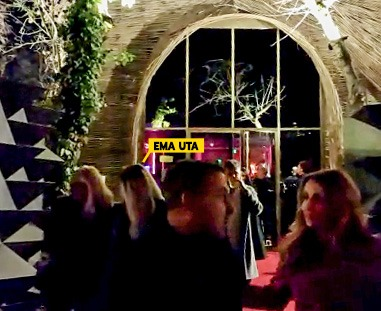 Ema Uta, alături de prietenele ei (Foto: CANCAN.RO)