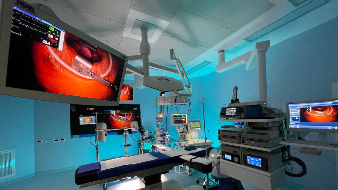 Performanță și progres în chirurgia cardiovasculară minim invazivă, la Spitalul Clinic SANADOR