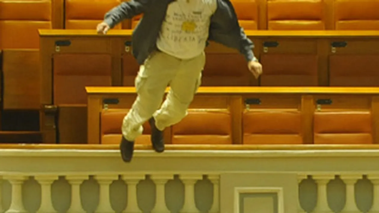 I-au refacut fata cu bisturiul