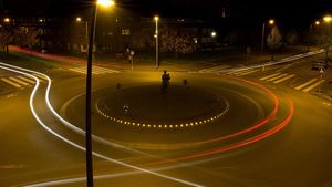 Ştii cum se circulă corect în sensul giratoriu? Schimbarea care i-a debusolat pe şoferi: "Vechea practică nu mai este valabilă"