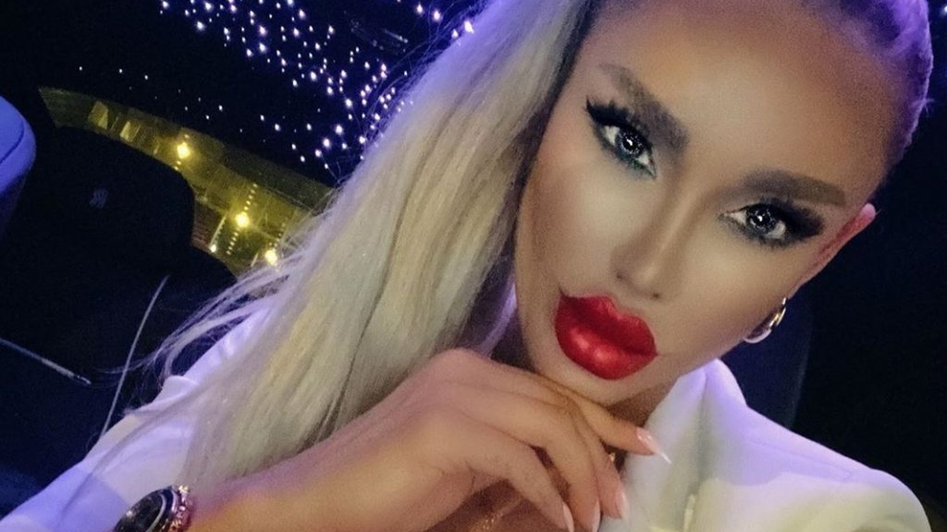 FOTO | Bianca Drăgușanu, aroganță în plină zi! Poliția a trecut pe lângă ea