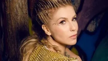 In pantaloni scurti pana la fund, in zapada! Ce nu fac vedetele de dragul like-urilor!